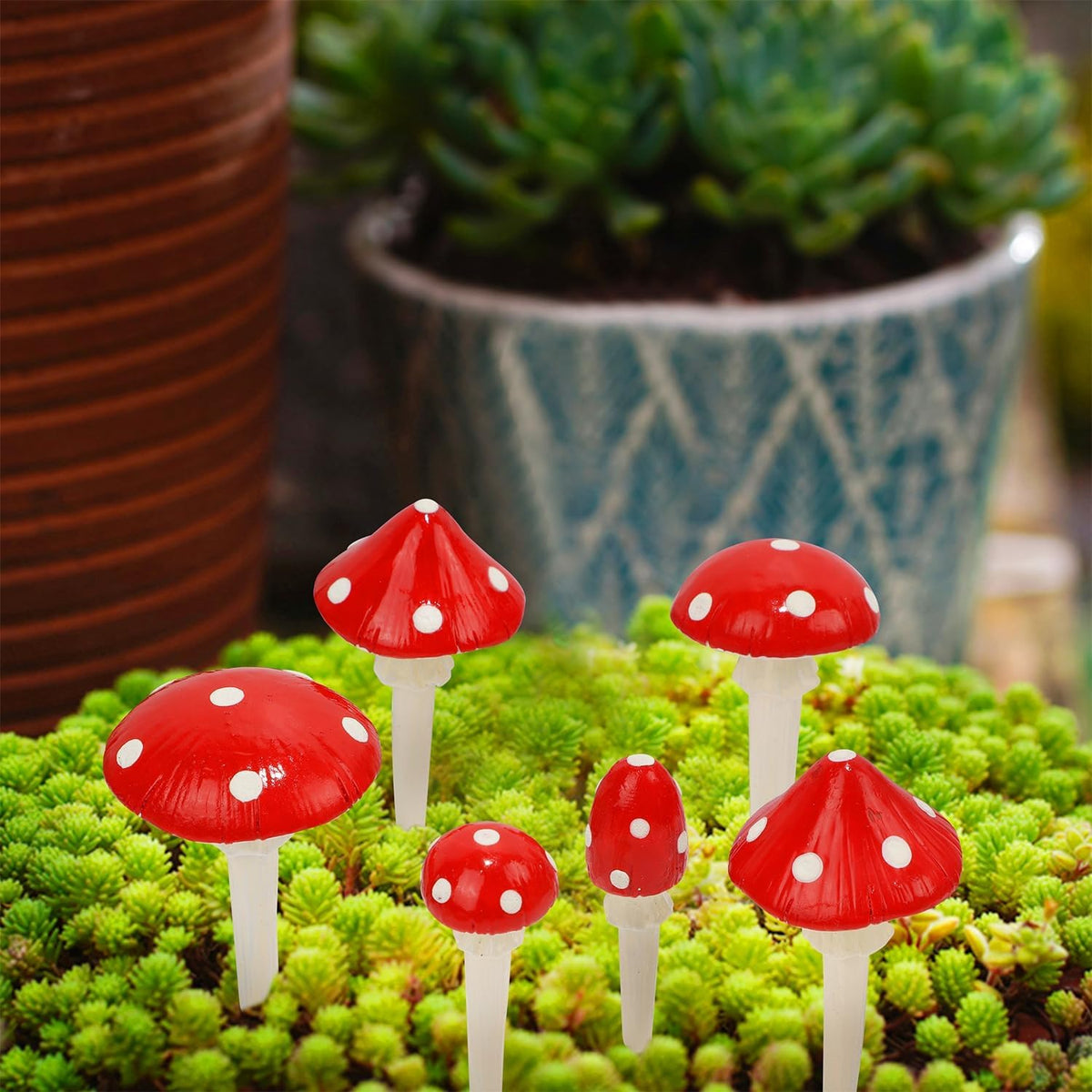 Juegoal Set of 6 Fairy Garden Miniature Mushrooms Statues, Glow in Dark Mini Red Mushroom Resin Figurines, Outdoor Garden Yard Art Accessories, Fly Agarics Sculpture Lawn Ornament Decorations