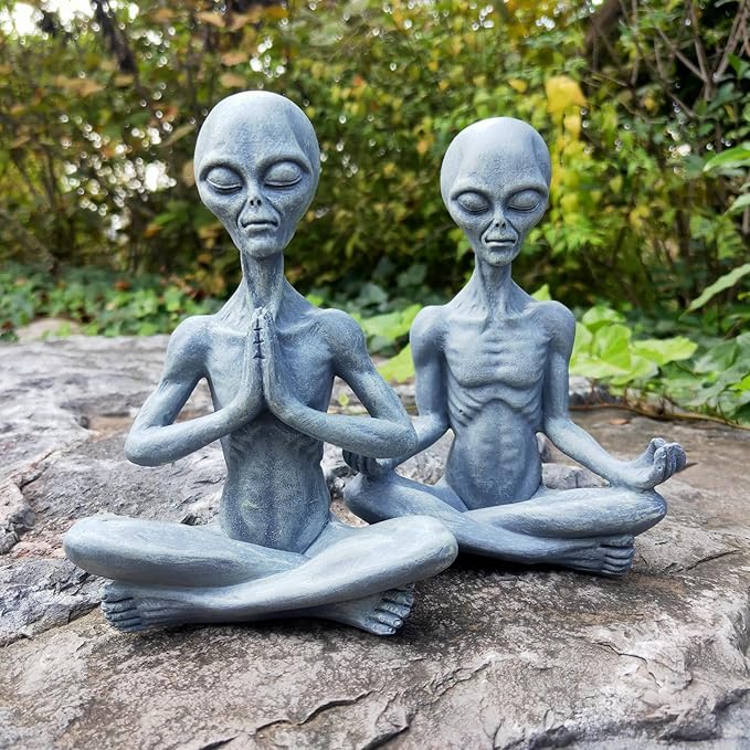 Alien Statue, Meditation Yoga Alien Figure, 6.3" H Resin UFO Alien Sculpture for Home Indoor Outdoor Patio Lawn Yard Decor, Collectable Gift